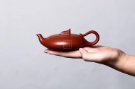 《魚(yú)飛燕套組》宜興紫砂壺實(shí)力派藝人手工大紅袍