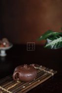 《暗香》宜興紫砂壺創(chuàng)新壺高級(jí)工藝美術(shù)師手工紫泥泡茶壺具