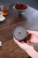 《五牛圖》宜興紫砂壺工藝美術(shù)師純手工石黃泥牛蓋茶壺紫砂茶具