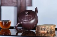 《梵蓮宮燈》宜興紫砂壺實(shí)力派名家手工80目紫泥泡功夫茶壺禮品商務(wù)送禮宮燈