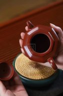 《八方納?！反蠹t袍清全手工老師作品收藏