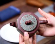 《絞泥八方來(lái)財(cái)》