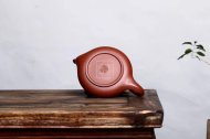 《魚(yú)飛燕套組》宜興紫砂壺實(shí)力派藝人手工大紅袍