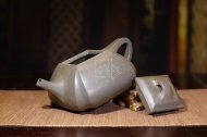 《四方抽角石瓢》經(jīng)典紫砂壺抽角宜興全手工高級(jí)工藝美術(shù)師泡茶壺茶具蟹殼青段泥