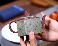《絞泥八方來(lái)財(cái)》