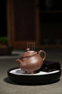 《七彩砂之三足福源》宜興工藝美術(shù)師手工紫砂壺茶壺老師七彩砂創(chuàng)新壺