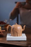 《松鼠葡萄樁》宜興高級(jí)工藝美術(shù)師手工紫砂壺茶壺具段泥花器