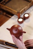 《梨形壺》紫砂壺宜興工藝美術(shù)師純手工大紅袍梨形泡茶壺