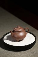 《七彩砂之三足福源》宜興工藝美術(shù)師手工紫砂壺茶壺老師七彩砂創(chuàng)新壺