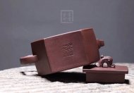 《山水龍泉》宜興紫砂壺純手工高級(jí)工藝美術(shù)師底槽青茶具