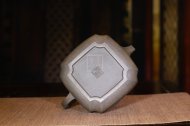 《四方抽角石瓢》經(jīng)典紫砂壺抽角宜興全手工高級(jí)工藝美術(shù)師泡茶壺茶具蟹殼青段泥