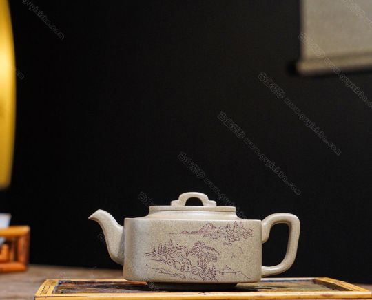 美壺推薦！品名：四方玉鎖作者：工藝美術