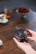 《五牛圖》宜興紫砂壺工藝美術(shù)師純手工石黃泥牛蓋茶壺紫砂茶具