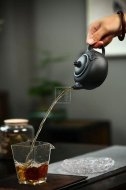 《云臺(tái)聽(tīng)松》