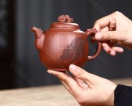 《靈龍納?！? title=