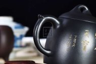 《秦權(quán)》宜興紫砂壺全手工工藝美術(shù)師茶具純泡茶壺稀有烏金泥秦權(quán)