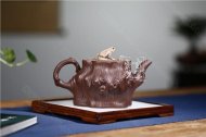 《蛙鳴樹(shù)樁》