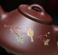 《石瓢泥繪鳥(niǎo)》宜興紫砂壺名師工藝美術(shù)師手工紫泥金絲西施泡茶壺